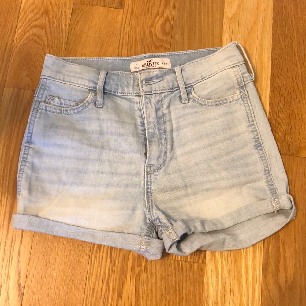 SUMMER FLASH SALE Hollister high rise denim shorts